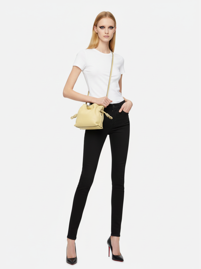 Bolsa Tiracolo Bucket em Couro Amarelo Suave