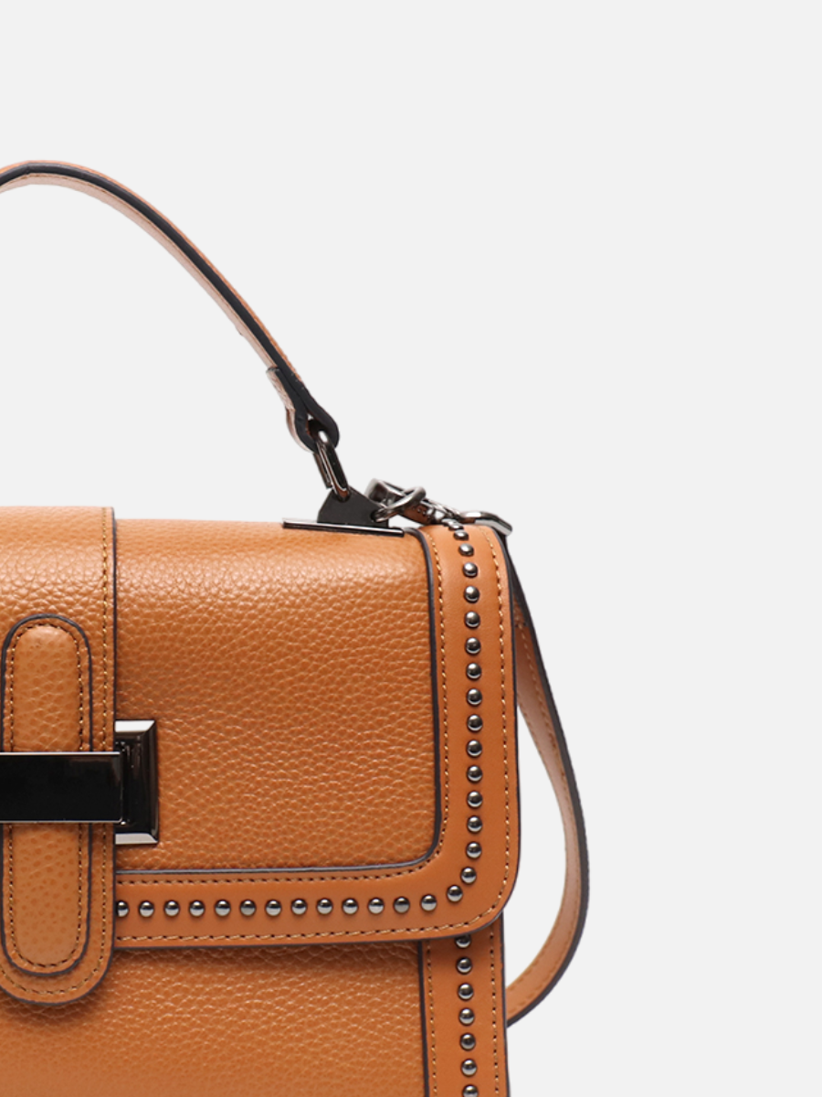 Bolsa Tiracolo Symmetry 23 em Couro Mink Brown Rebitado